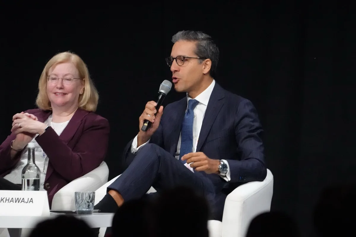 Kaweh Mansouri on a glaucoma panel at ESCRS 2026